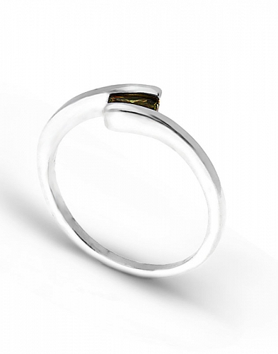 ﻿pierścionek  rozmiar: 18 ,srebro 925 ﻿i cyrkonia